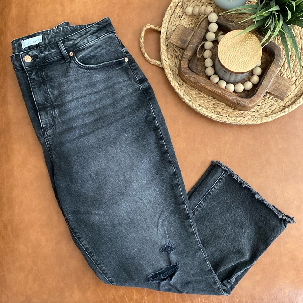 Loft Curvy Straight Crop in Black Wash